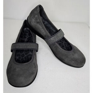 Vionic By Orthaheel Days Fern Mary Jane Flat Women's 9 Grey Suede Embellished